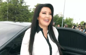 Jovana Jeremić savetuje Draganu Mirković