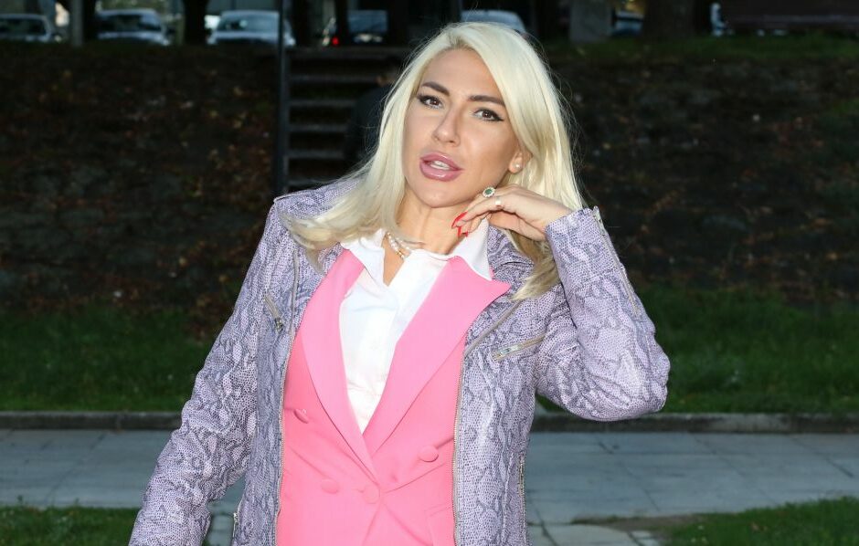 Jovana Jeremić savetuje Draganu Mirković