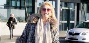  Suzana Mančić operisala očne kapke